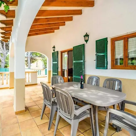 Estrella Villa